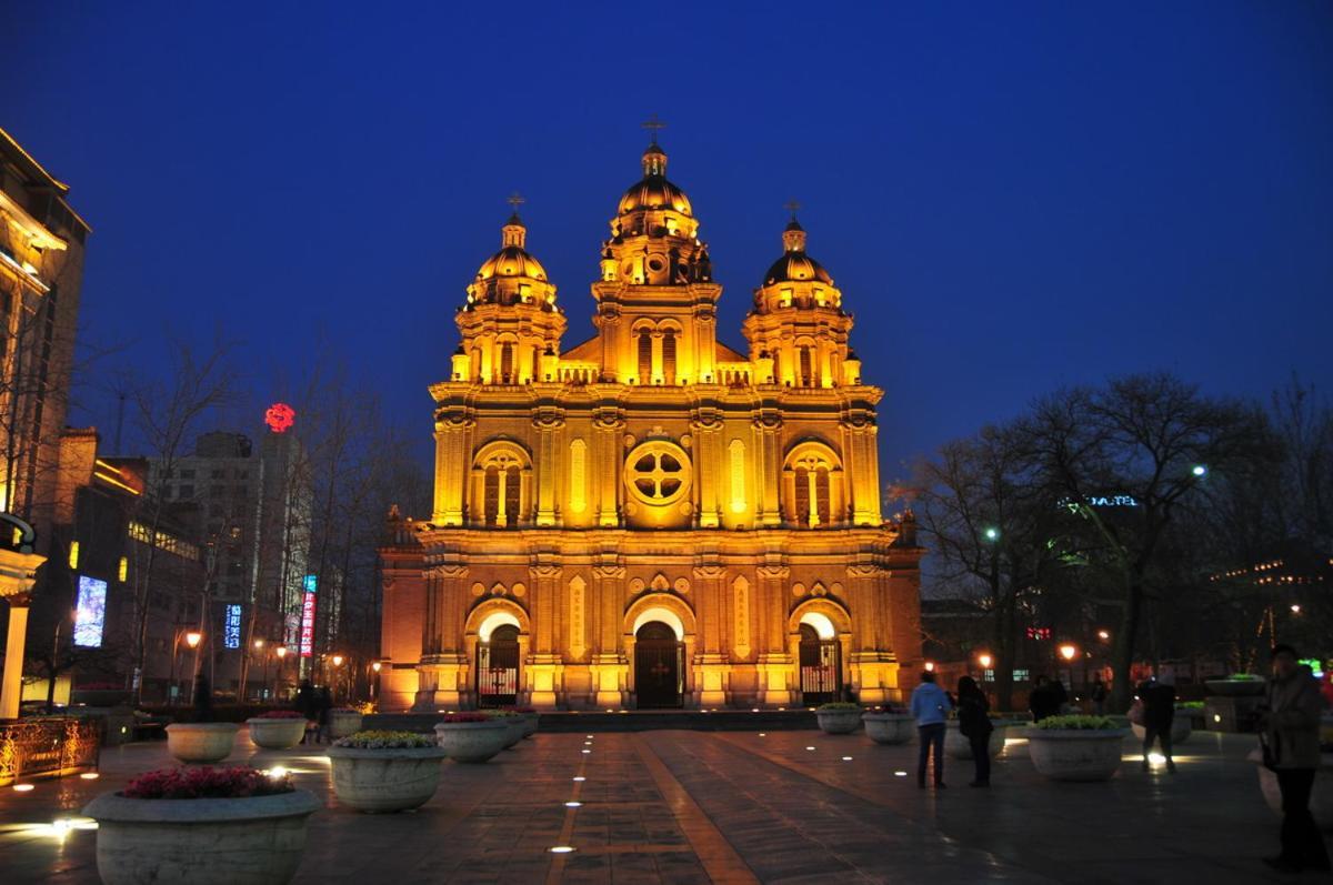 East Sacred Hotel--Very Near Beijing Tiananmen Square ,The Forbidden City,The Temple Of Heaven ,3 Minutes' Walk To Wangfujing Subway ,Located In The Center Of Beijing, Many Shopping Malls Around,Newly Renovated Hotel-Able To Receive Foreign Guests Ngoại thất bức ảnh The Cathedral of the Immaculate Conception in Xi'an