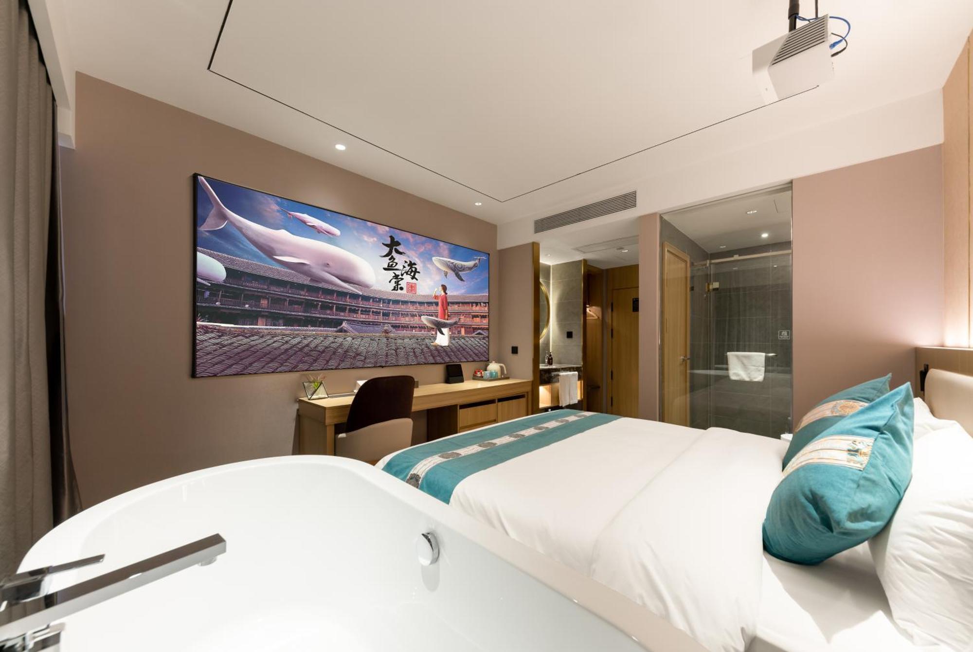 East Sacred Hotel--Very Near Beijing Tiananmen Square ,The Forbidden City,The Temple Of Heaven ,3 Minutes' Walk To Wangfujing Subway ,Located In The Center Of Beijing, Many Shopping Malls Around,Newly Renovated Hotel-Able To Receive Foreign Guests Ngoại thất bức ảnh A room at the hotel